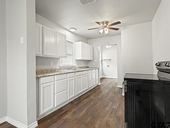 5th image of 407 W Carnegie St