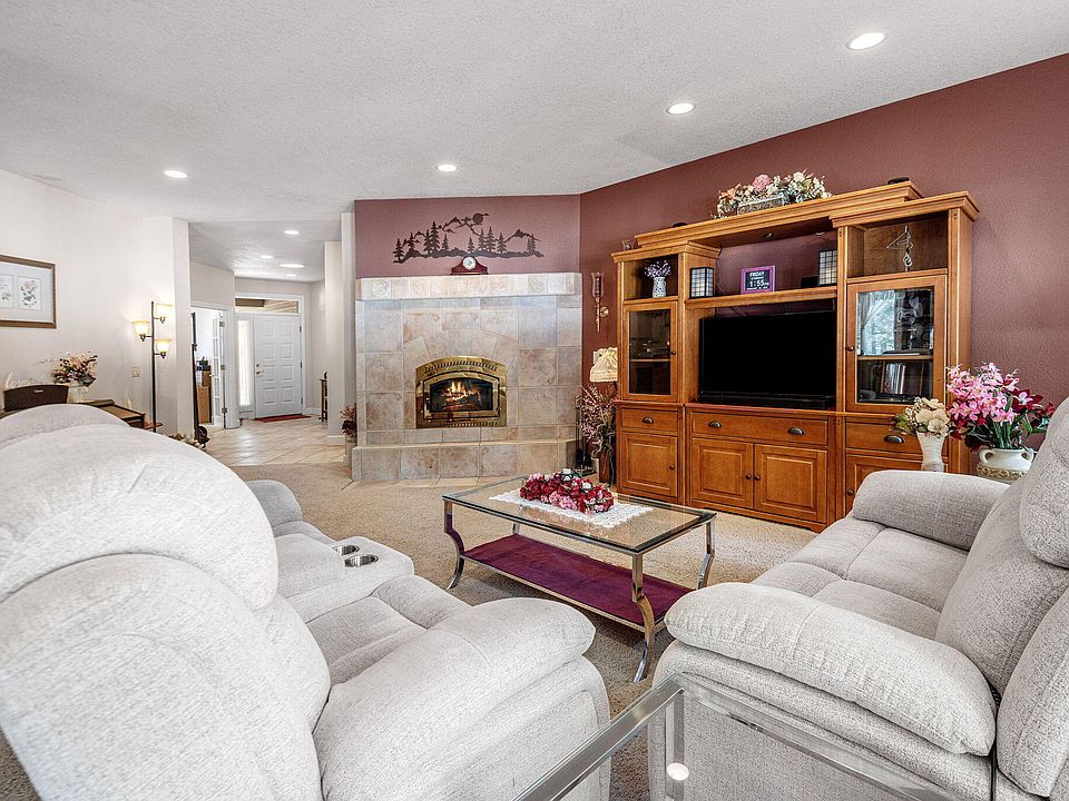 70800 Box Leaf Sisters OR Zillow