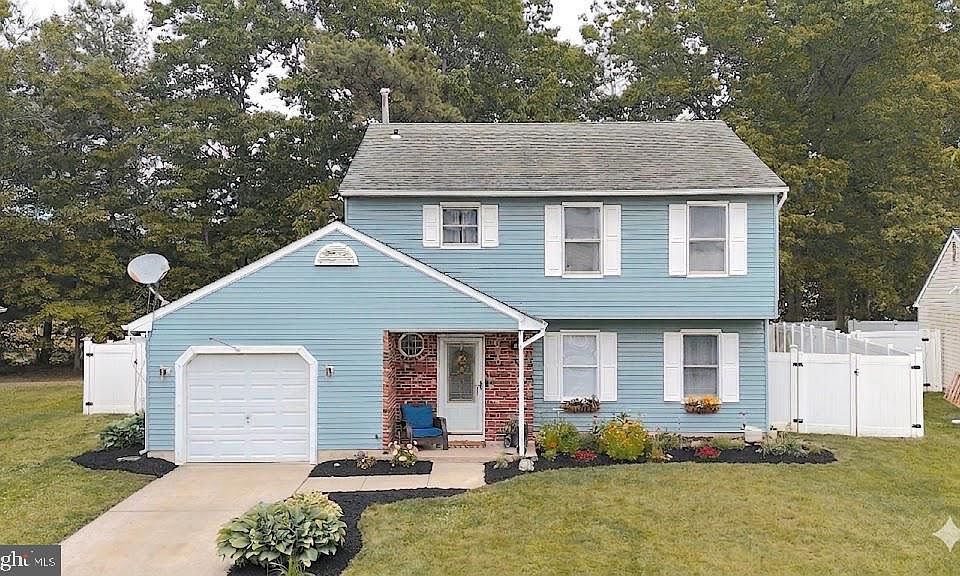 1st image of 23 Chapel Cir