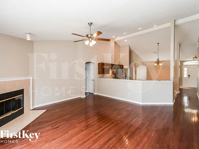 2476 Carriage Lamp Dr — Photo 3