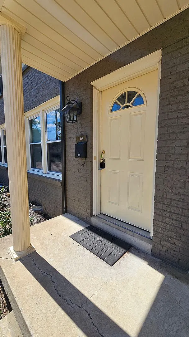 Walk to APSU! First month free-13th month lease. Washer/dryer included — Photo 3