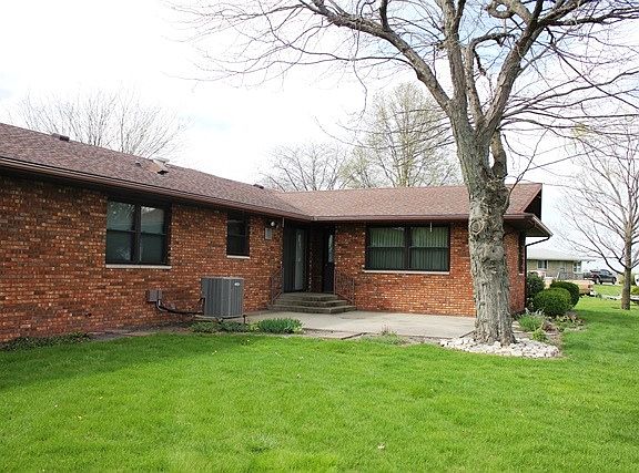 4th image of 104 N Blue Spruce Ln