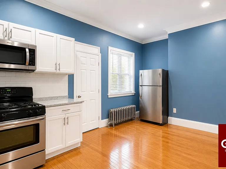 196 Dorchester St — Photo 11