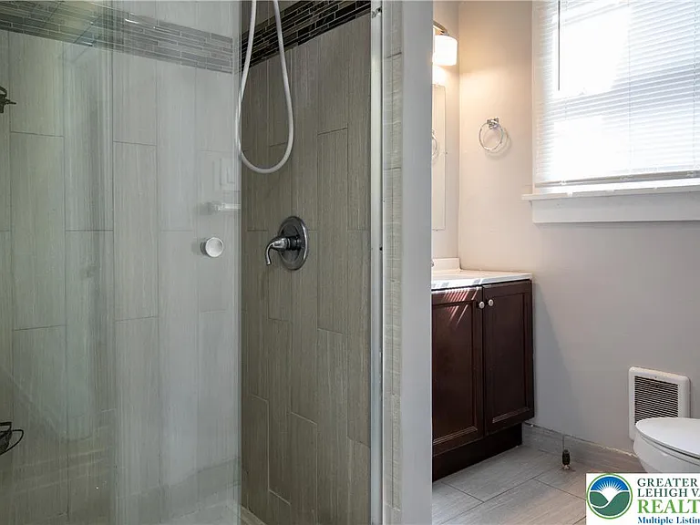 68 S Meade St — Photo 36