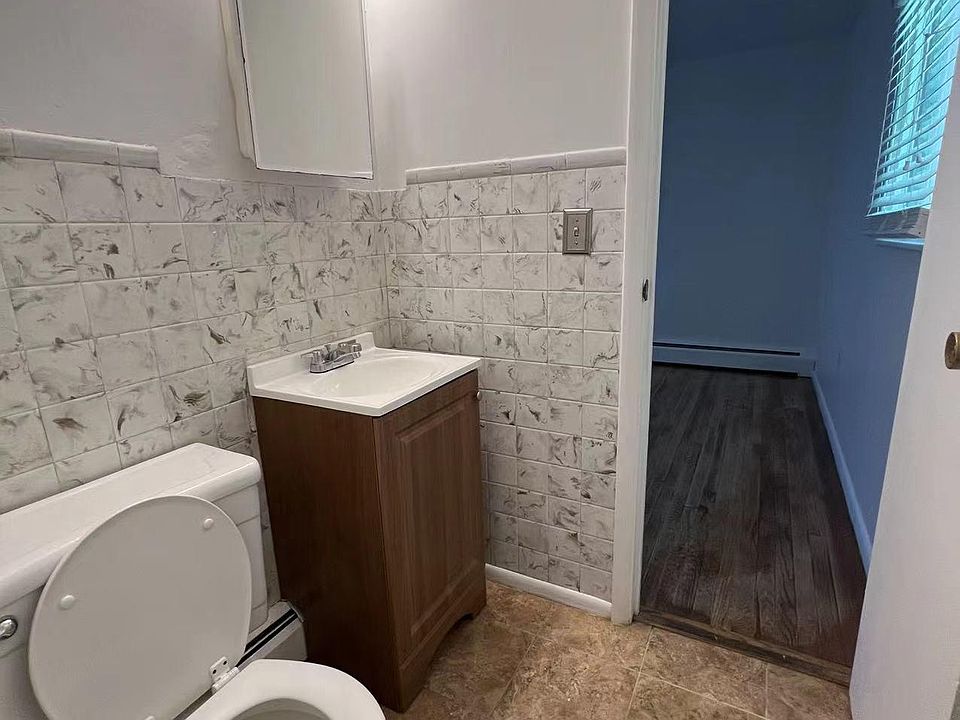 1st image of 22 Spa Dr