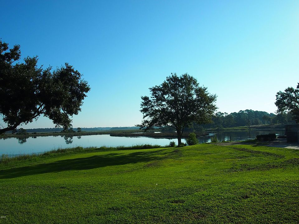 2nd image of 960 N Shore Dr