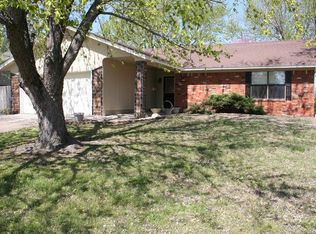 1215 SE 17th St, Pryor, OK 74361