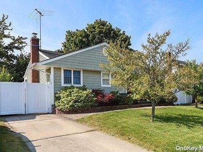 3976 Maywood Drive, Seaford, NY, 11783