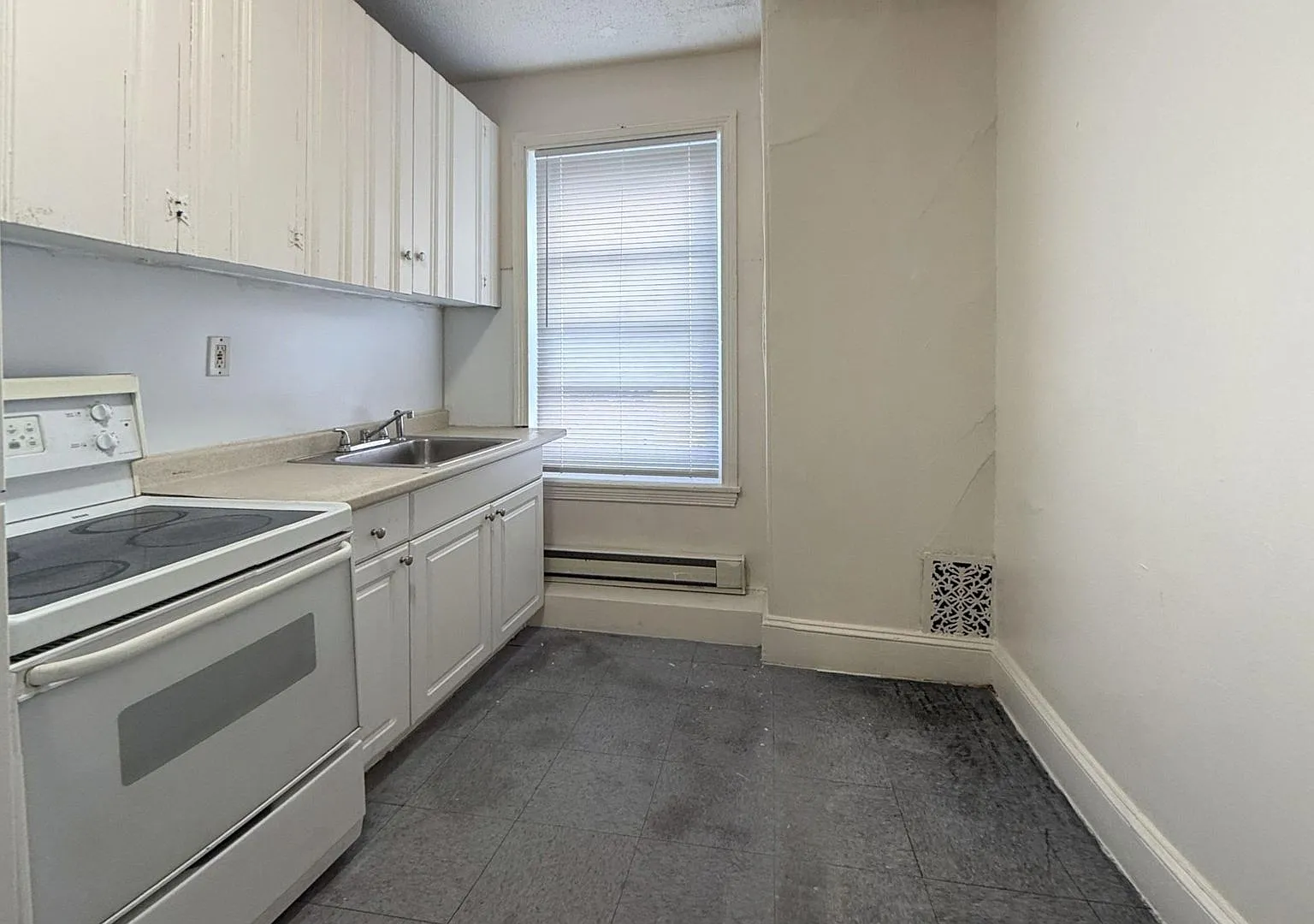 169 W Norris St — Photo 2