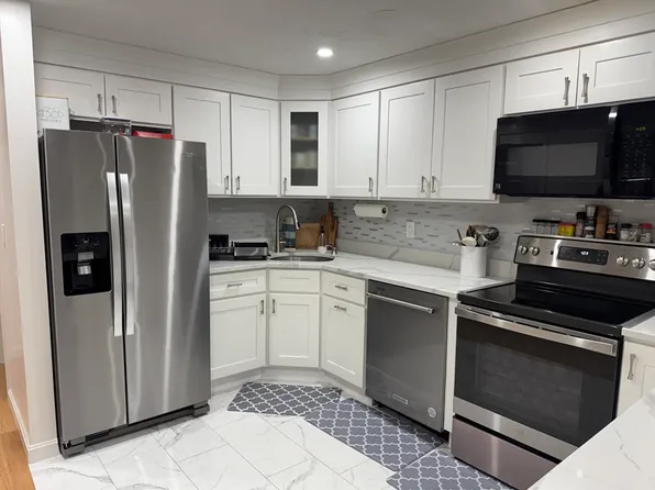 75 Huntoon Memorial Hwy APT 4-3, Leicester, MA 01524