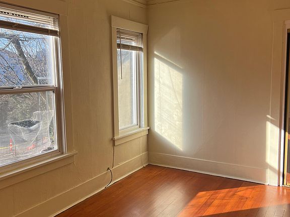 2nd image of 1356 E Olive Way #102
