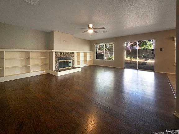 3rd image of 2916 MULBERRY DR