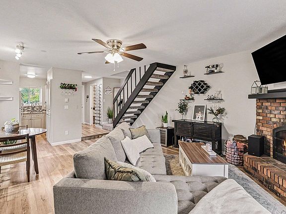 4th image of 1906 Ross Ct #D4