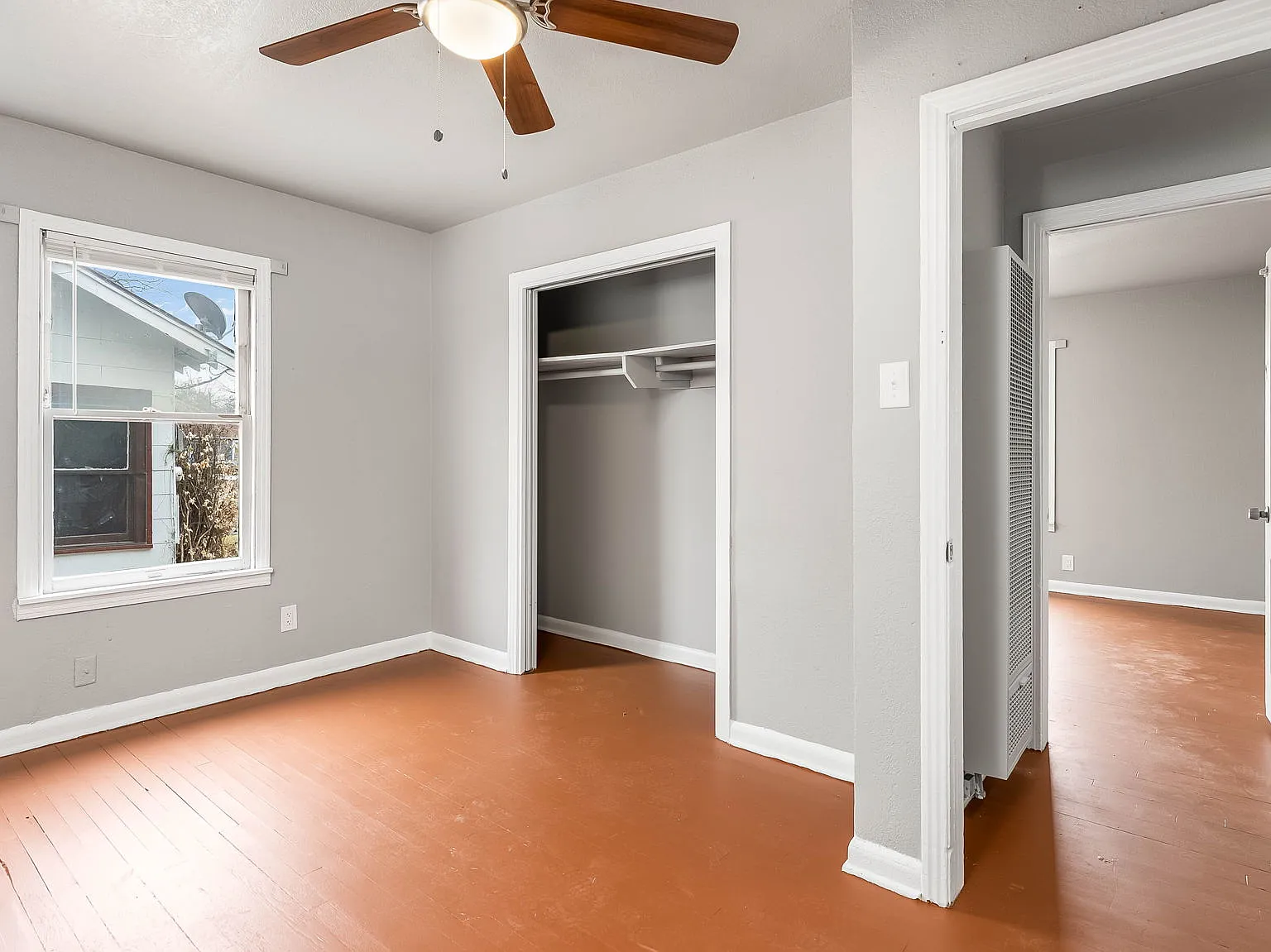 3 bed, 950 sqft, $1,295 — Photo 3