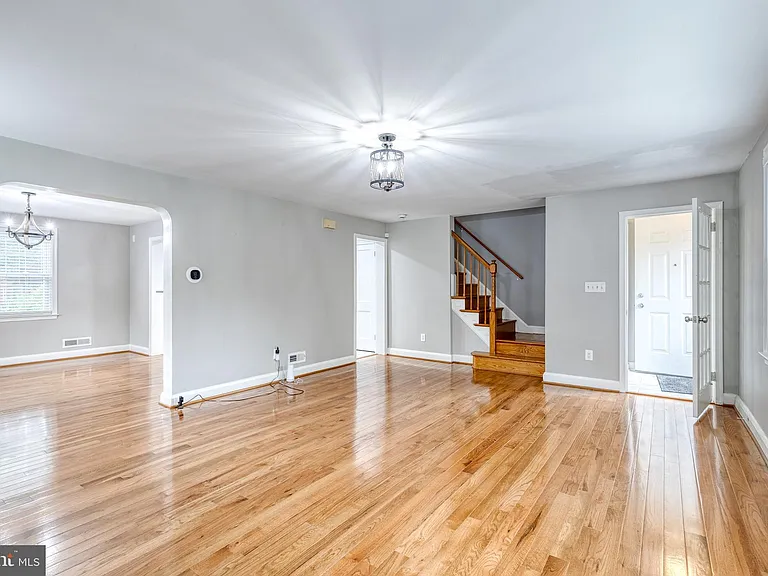 1517 Dellsway Rd — Photo 8