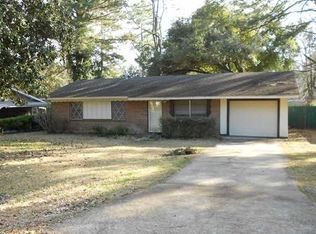 104 Aurora Dr, Pineville, LA 71360