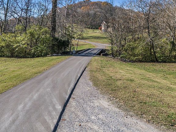 3rd image of 7522 River Road Pike