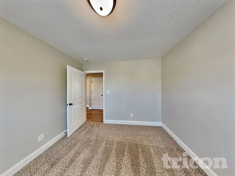 1059 Spicer Dr — Photo 12