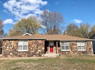 1337 W Downing St, Springfield, MO 65807