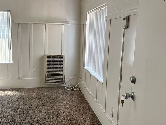 4th image of 2952-2964 Fir St #6-1905-191