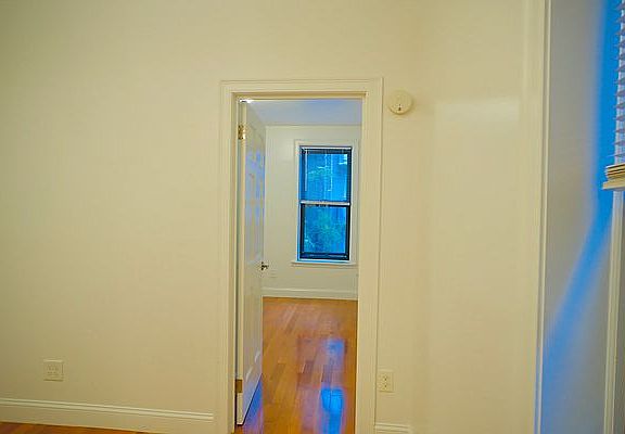 5th image of 115 E 96th St #10A