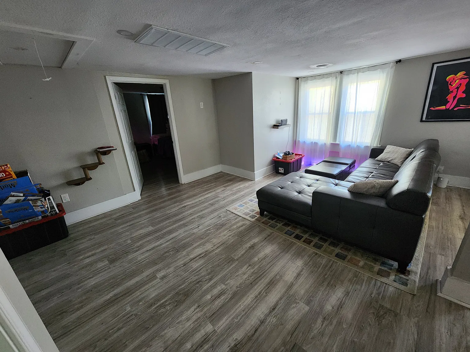 3 bed, 960 sqft, $1,600 — Photo 2