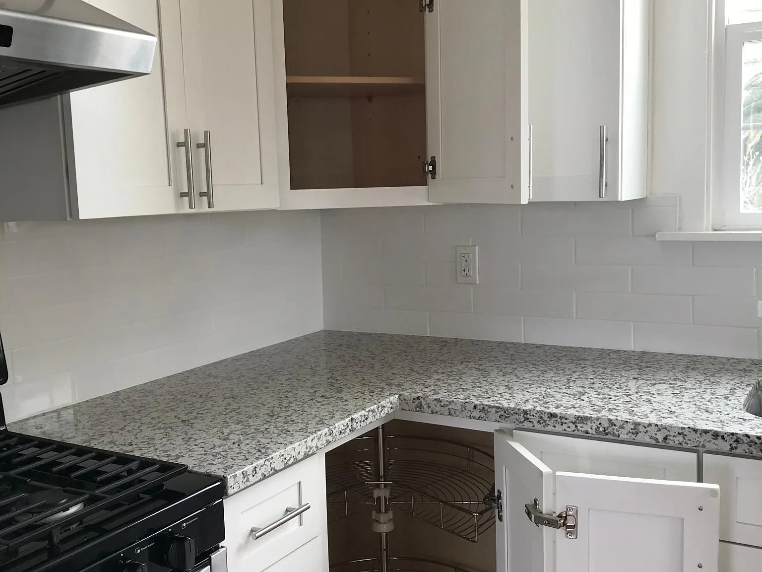 2 bed, 961 sqft, $2,200 — Photo 3