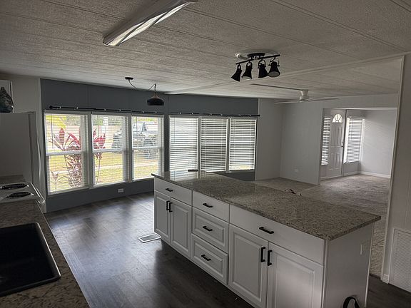 3rd image of 245 Lake Tarpon Dr
