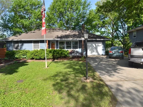 6406 N Michigan Ave, Gladstone, MO 64118