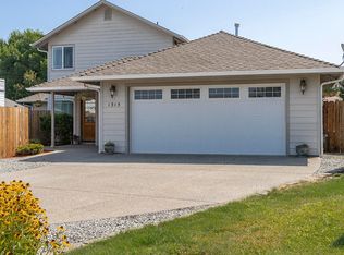 1315 SW Sturgeon Ct, Grants Pass, OR 97527