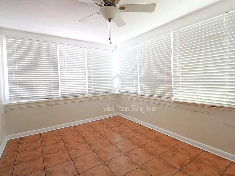 1639 Oakmont Ln — Photo 32