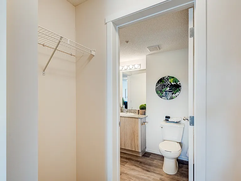 905 Evanston Dr NW — Photo 57