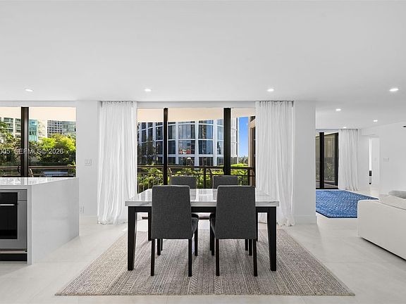 2nd image of 2843 S Bayshore Dr APT 5F