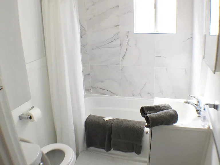 636 W Buckthorn St — Photo 5