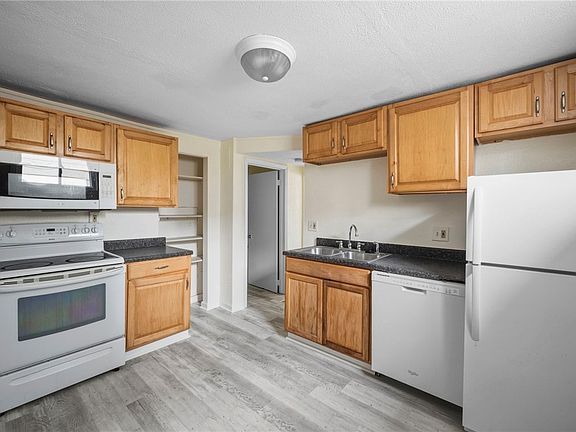 3rd image of 524 5th Ave