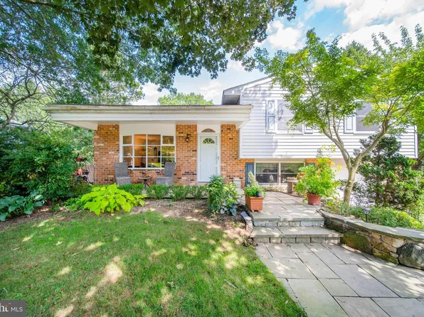 15 Panorama Dr, Newark, DE 19711