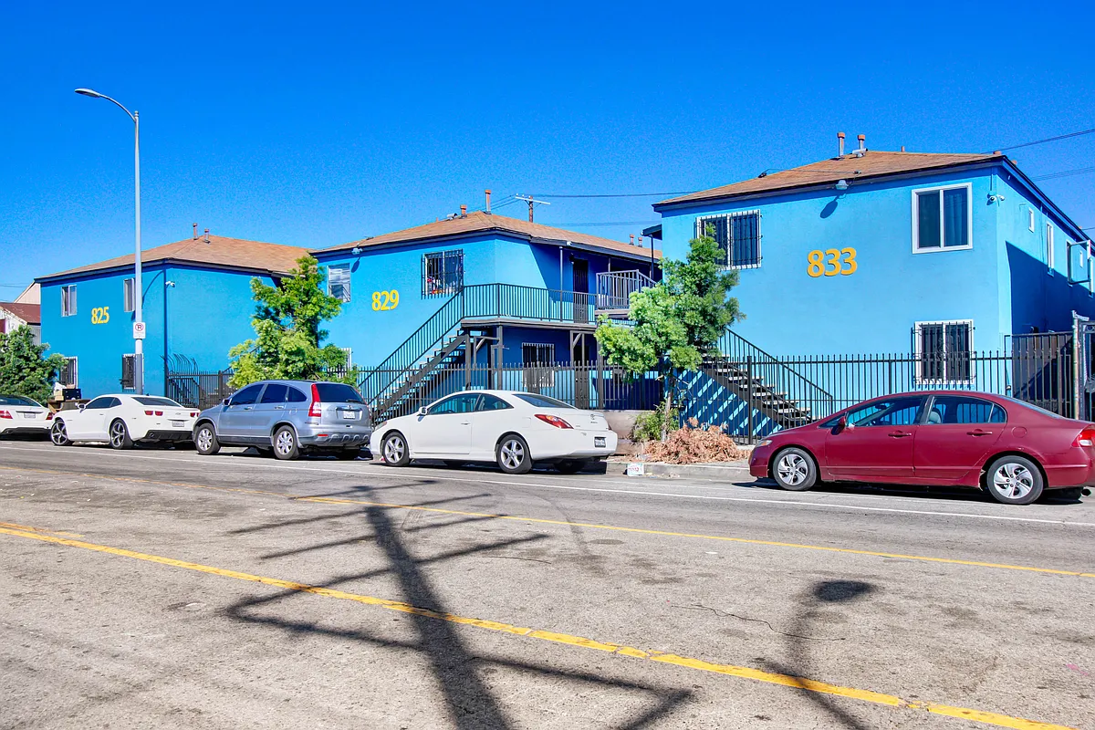 Building Photo - 825-829 & 833 E 108th St #9