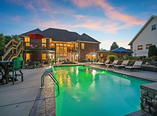 1230 S Hickory Ln, Nixa, MO 65714