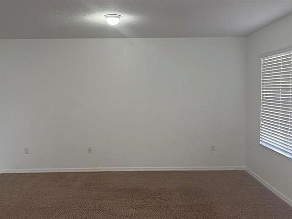 4th image of 233 Hamlet Rd