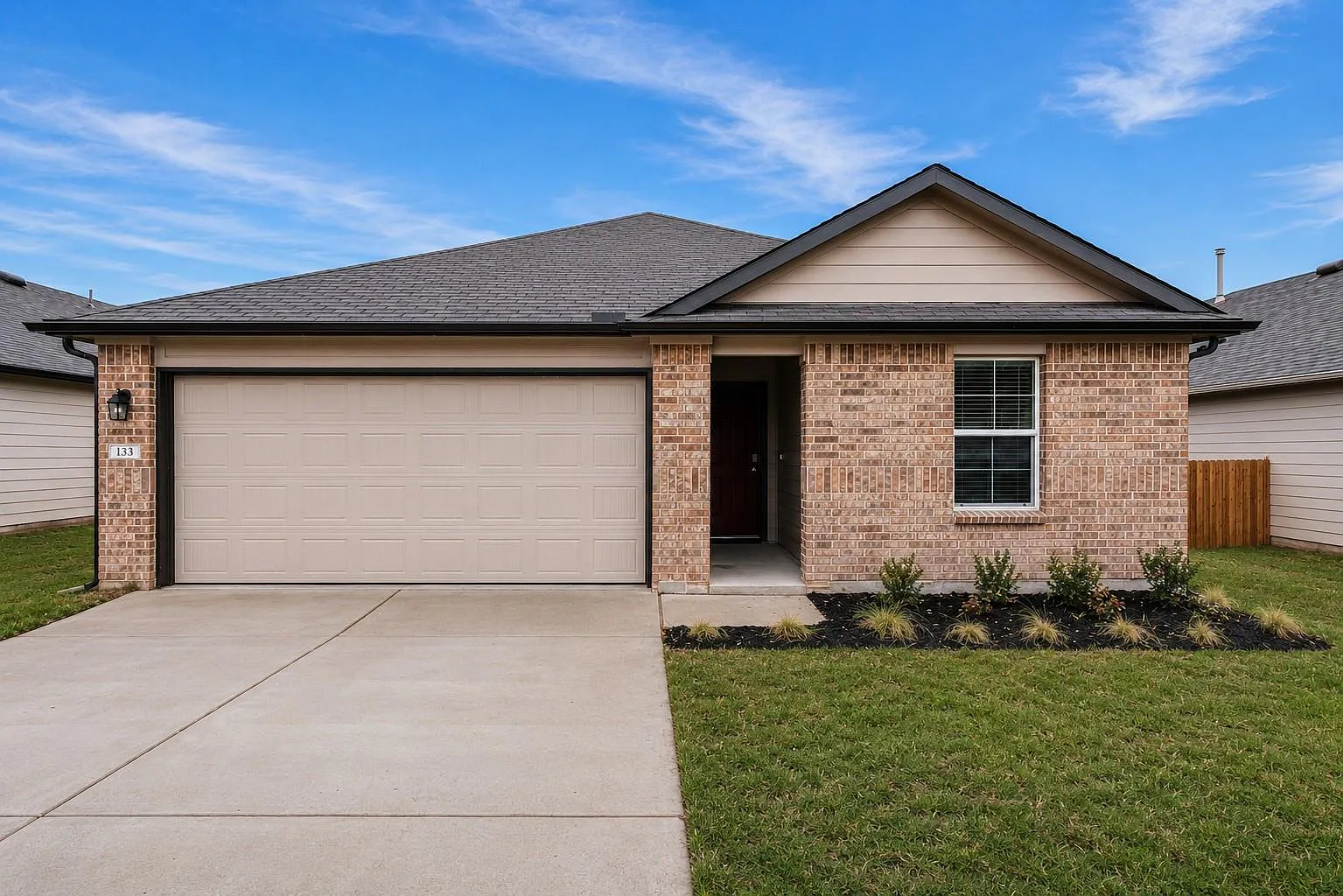 4 bed, 2.5 bath, 1831 sqft, $1,950 — Photo 3