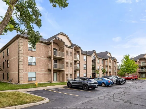 401 Grand Marais Rd W #202, Windsor, ON N9E 4S2