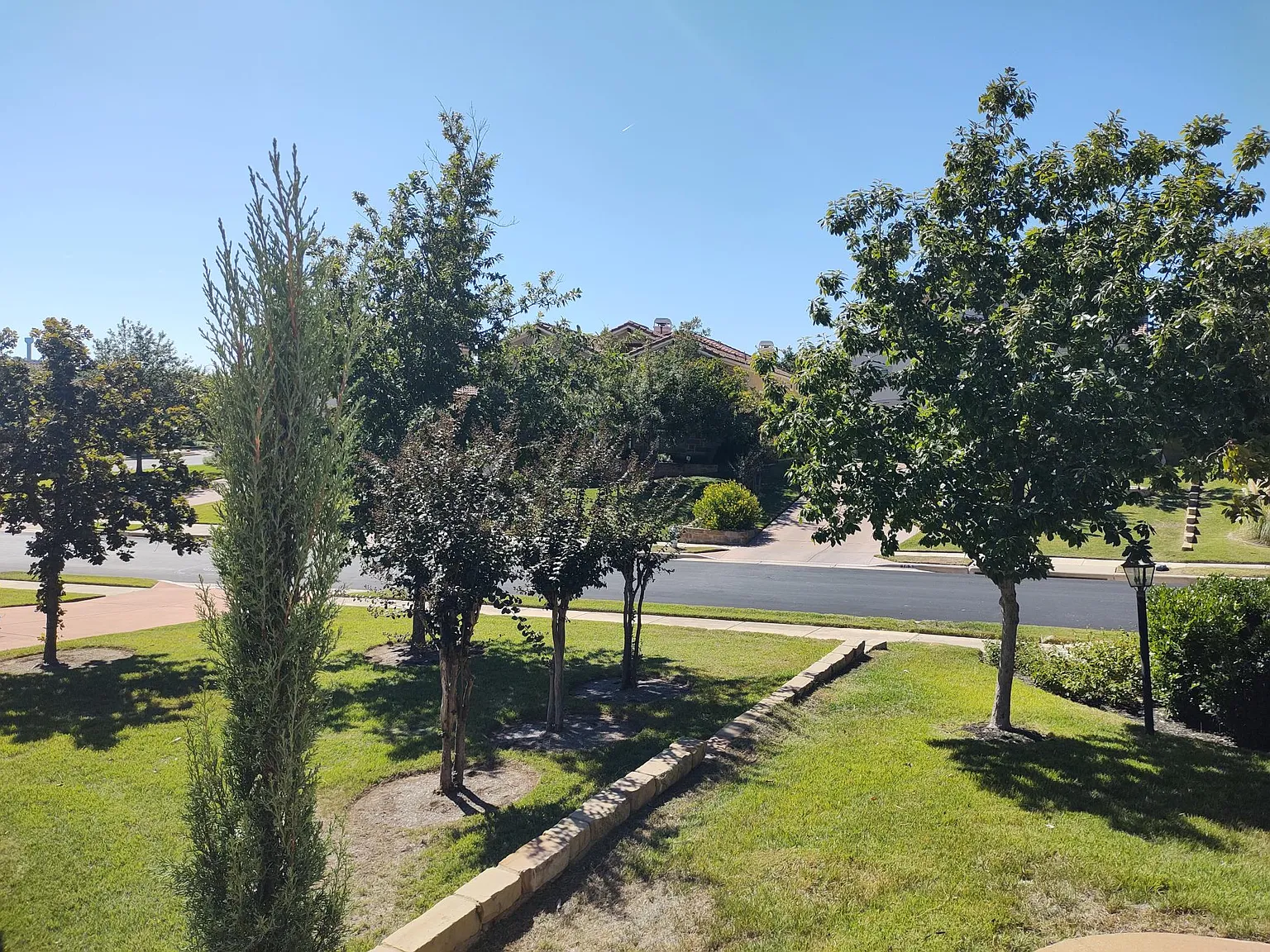 4 bed, 3774 sqft, $5,500 — Photo 3