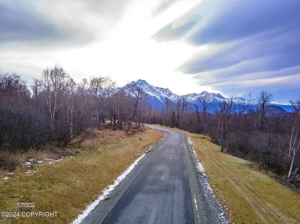 485 N Hale Cir, Palmer, AK 99645
