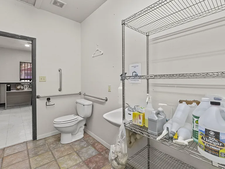 360 Sudderth Dr #1 — Photo 31