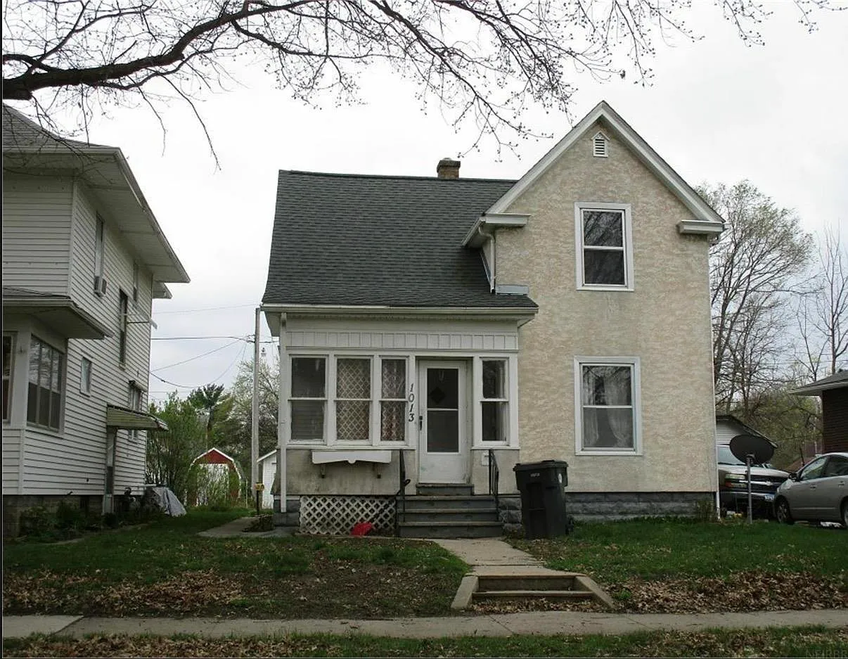 1013 W 6th St photo 1