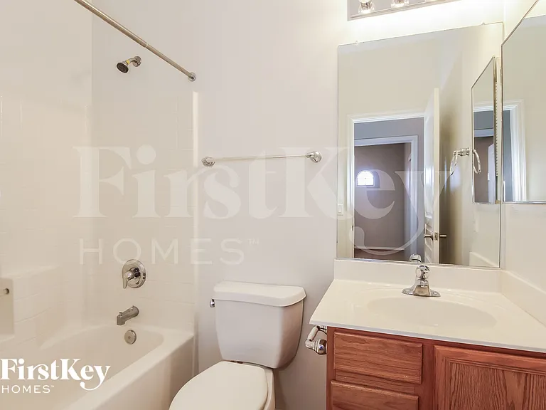 7803 S 5th Dr — Photo 16