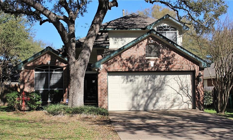 1st image of 2105 Lobelia Dr