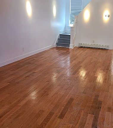 Large Livingroom Oak Floor