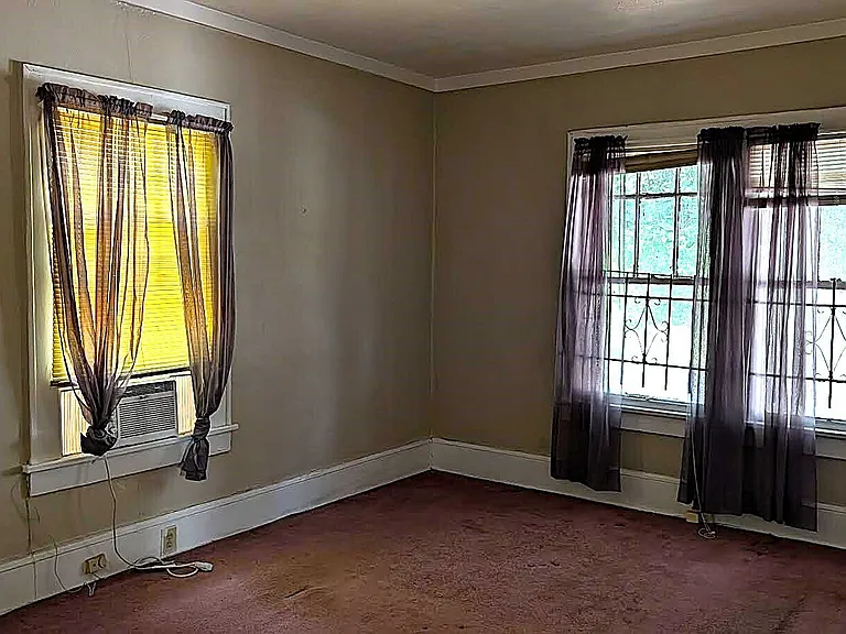 672 Bowden St — Photo 6