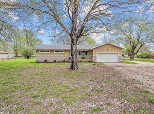 300 Oakwood St, Rogersville, MO 65742